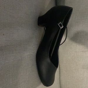 Capezio Size 10 Women’s Black Character Shoes. Never worn - tried on once
